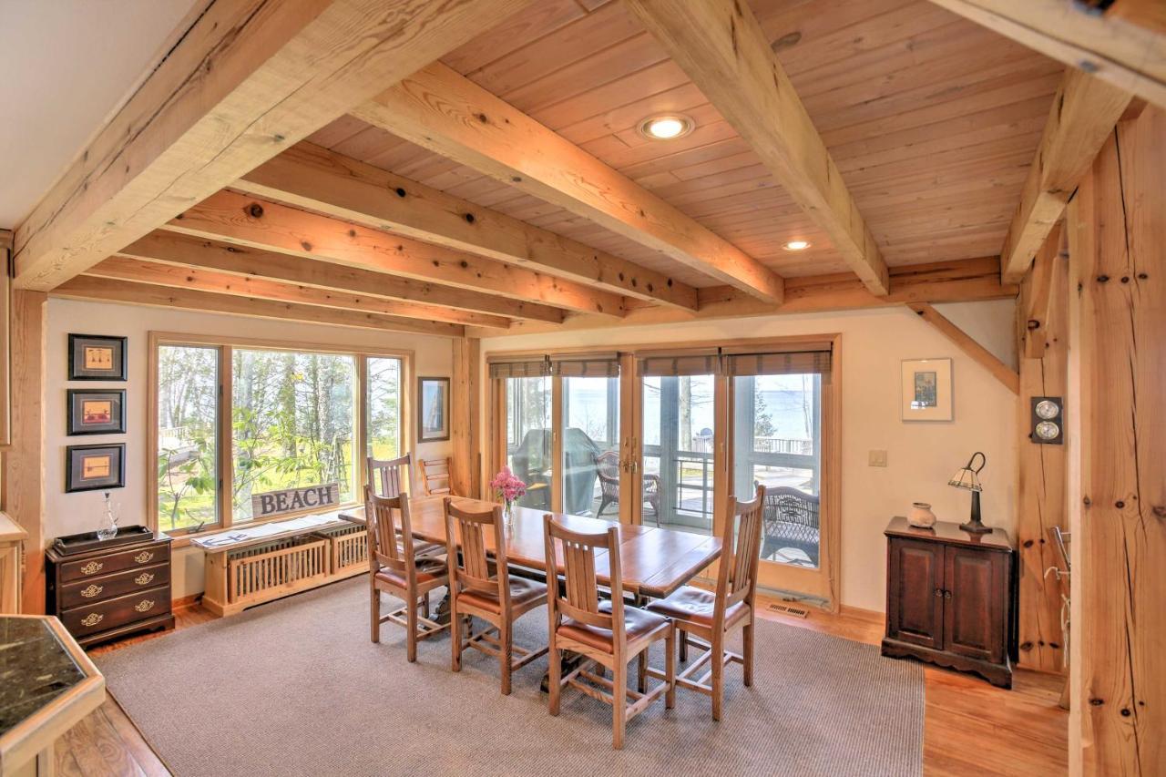 Gorgeous Charlevoix Home On Lake Michigan! Ellsworth Esterno foto