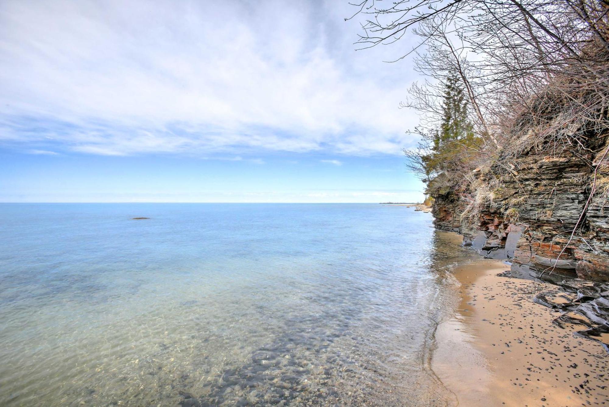 Gorgeous Charlevoix Home On Lake Michigan! Ellsworth Esterno foto